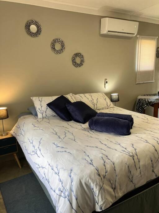 Stellies Accommodation - Room 1 Keetmanshoop Extérieur photo