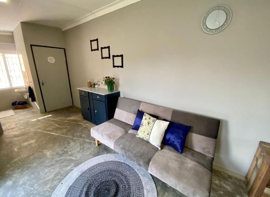 Stellies Accommodation - Room 1 Keetmanshoop Extérieur photo