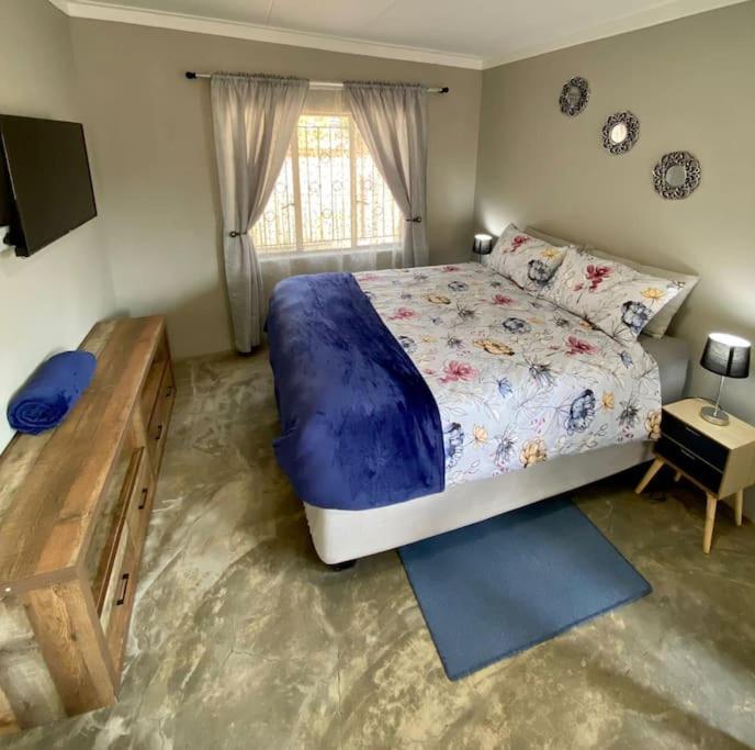 Stellies Accommodation - Room 1 Keetmanshoop Extérieur photo