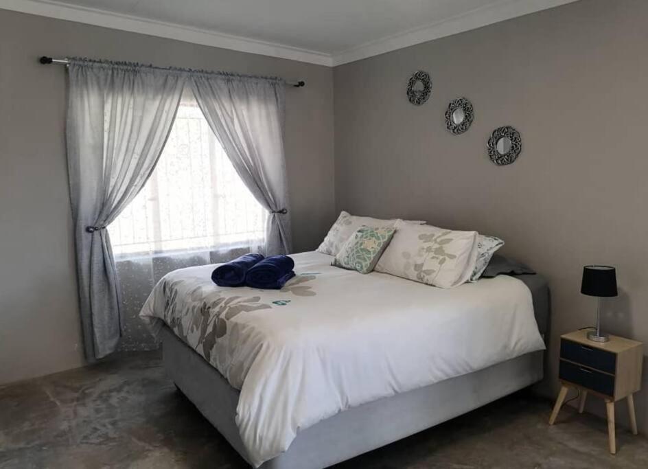 Stellies Accommodation - Room 1 Keetmanshoop Extérieur photo